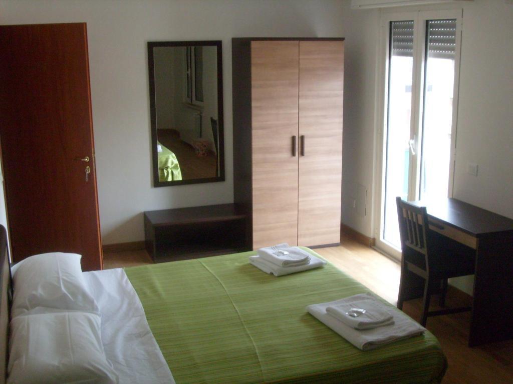 Euro Inn B&B Milán Habitación foto