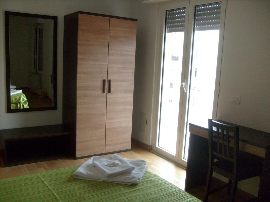 Euro Inn B&B Milán Habitación foto