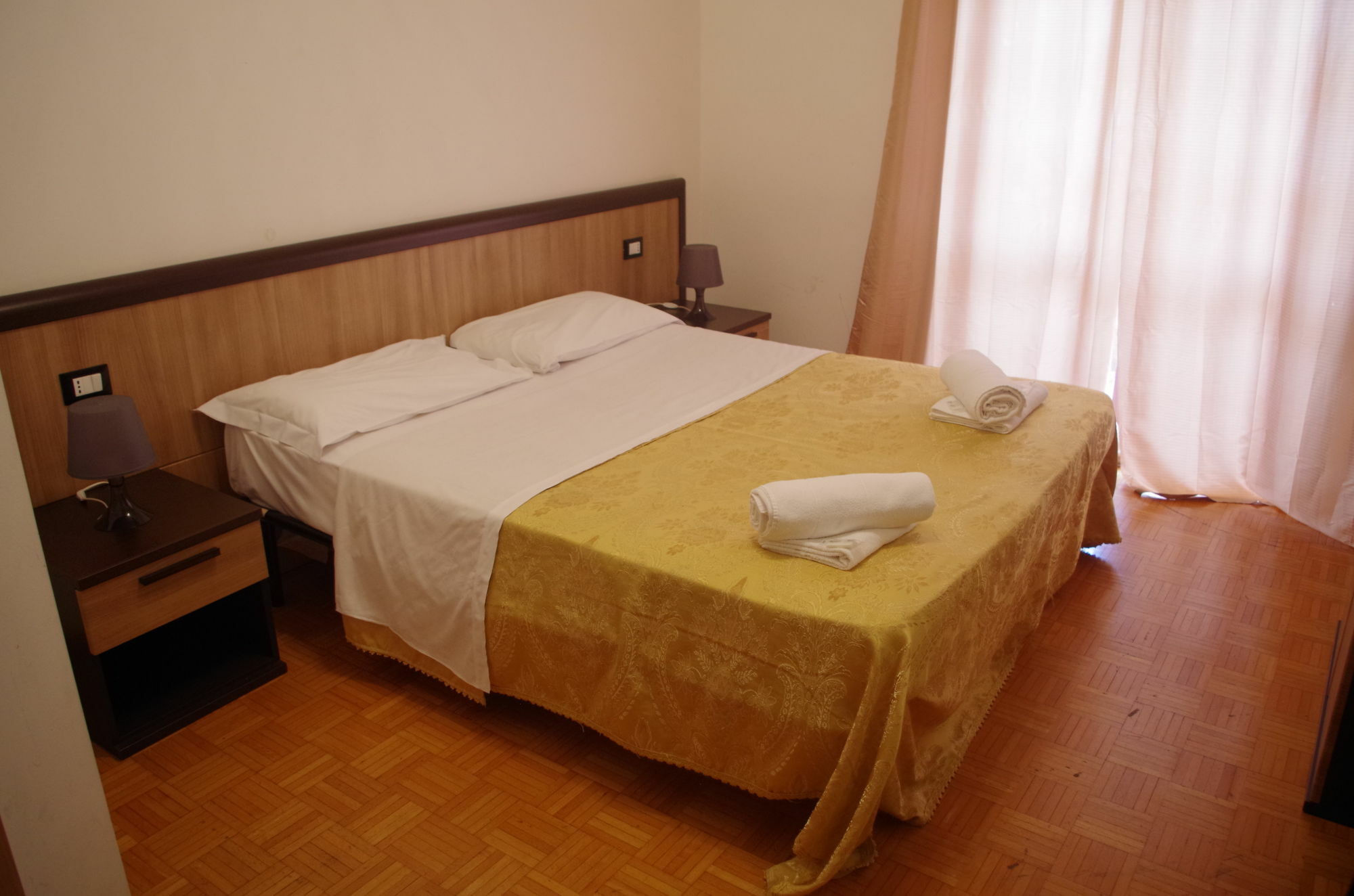 Euro Inn B&B Milán Exterior foto